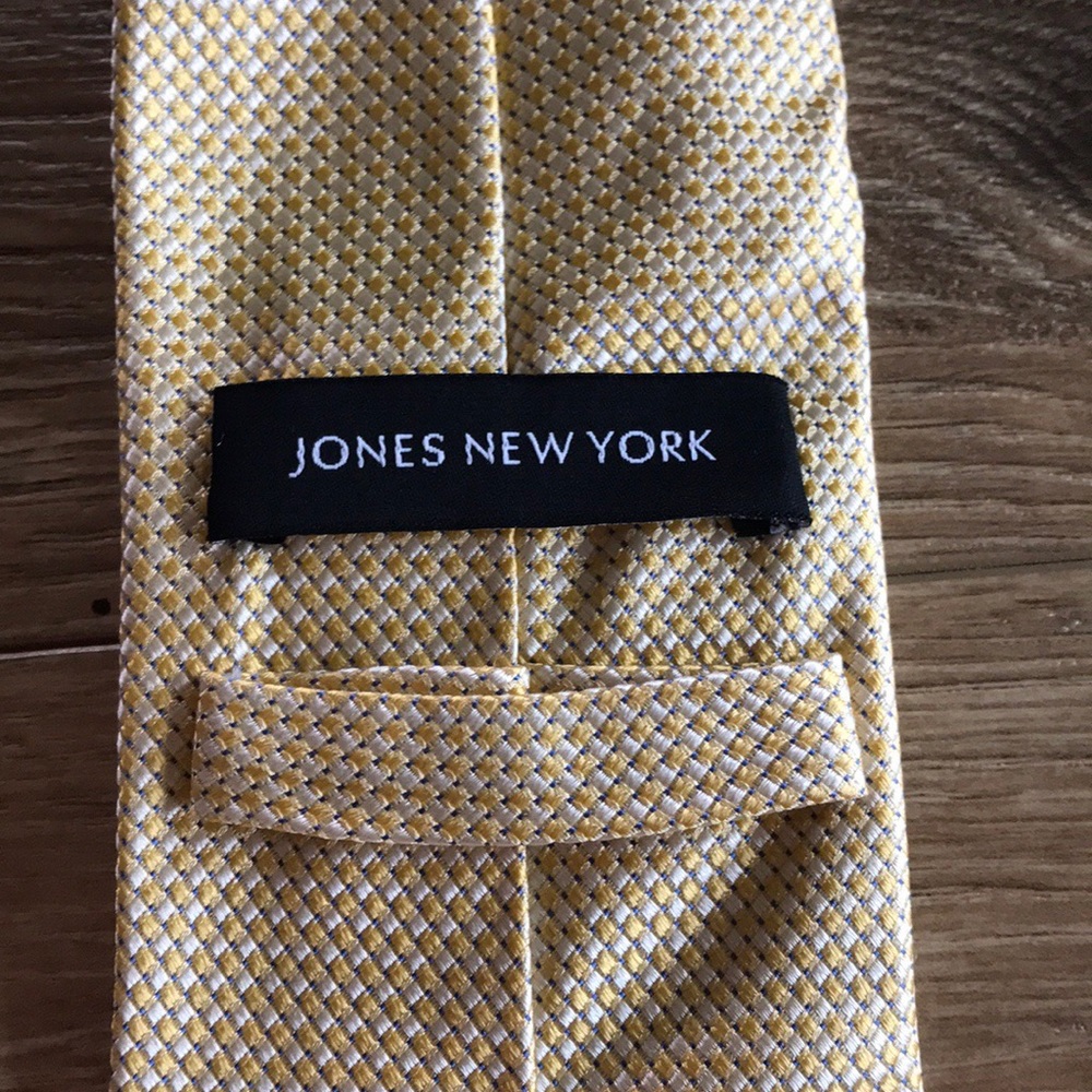๐ DONATED Jones New York Yellow Tie ๐ - Picture 3 of 4